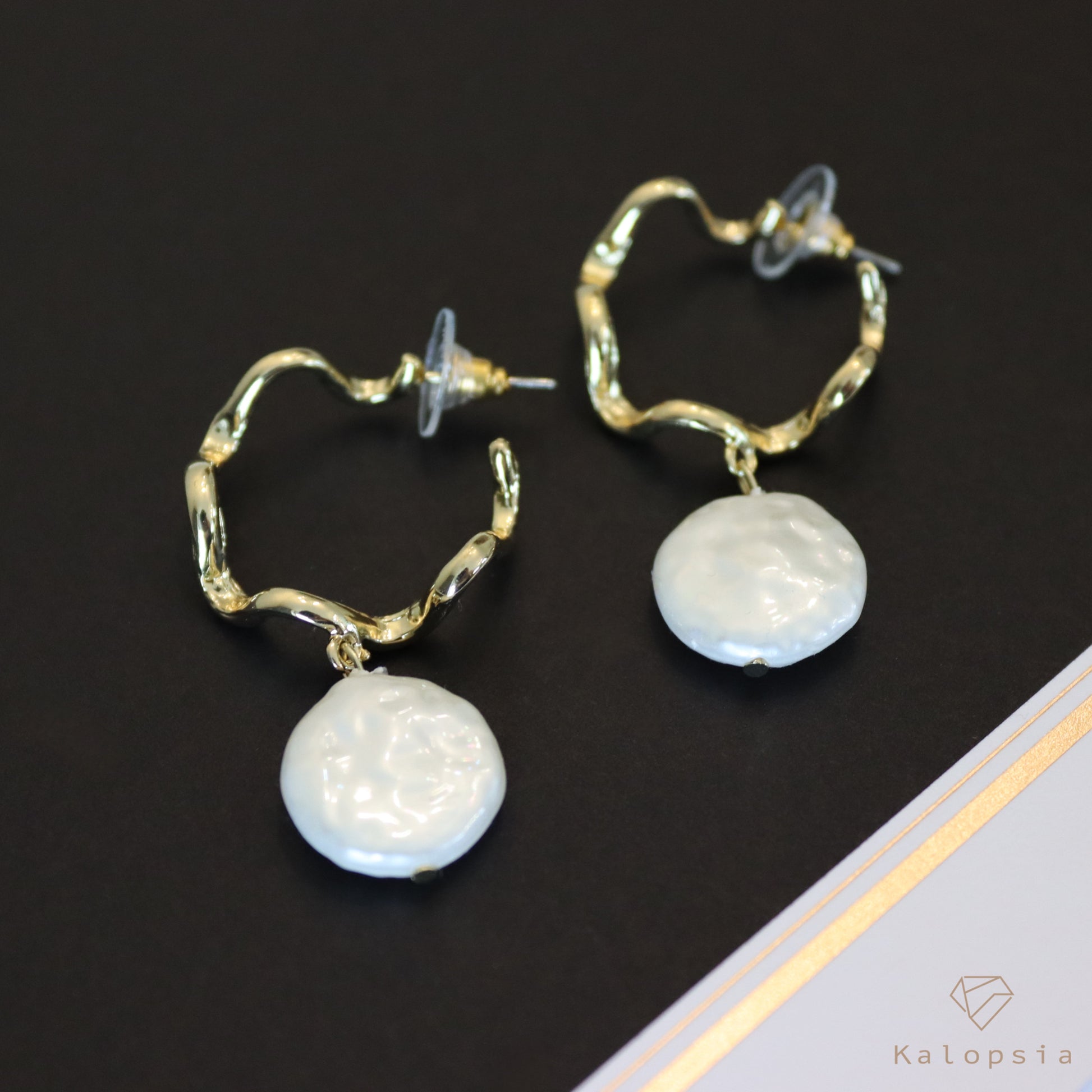 Pearl Geometric Dangle Earrings - Kalopsia Accessories