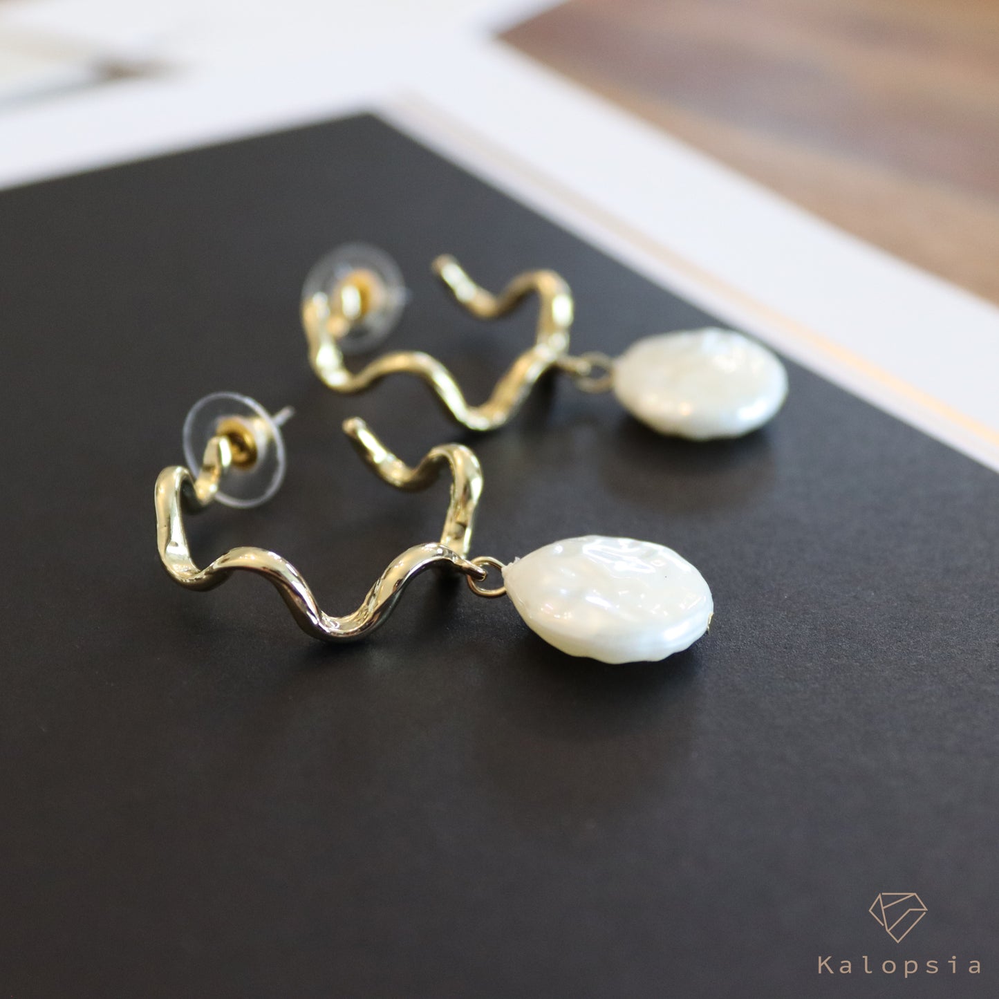 Pearl Geometric Dangle Earrings - Kalopsia Accessories